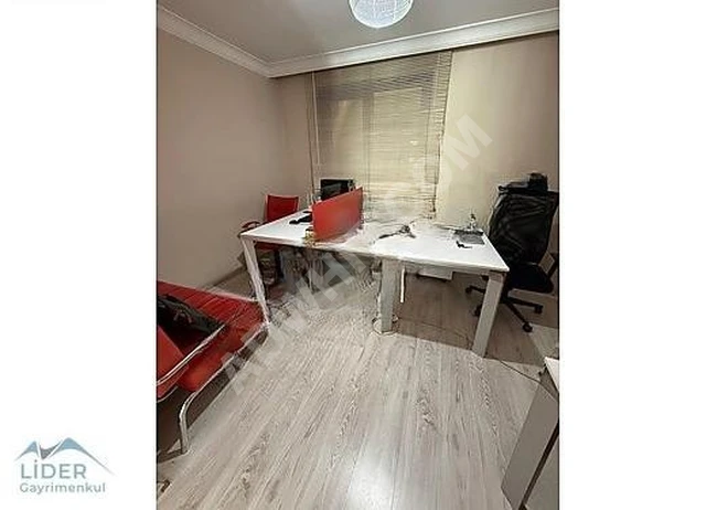 LİDER'den CADDE ÜZERİ BİNADA EMSALSİZ KONUMDA 2+1 85m² 1.KAT