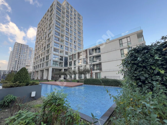 Bahçeşehir Başakşehir'de Estrada Sitesi'nde satılık 2+1 daire.