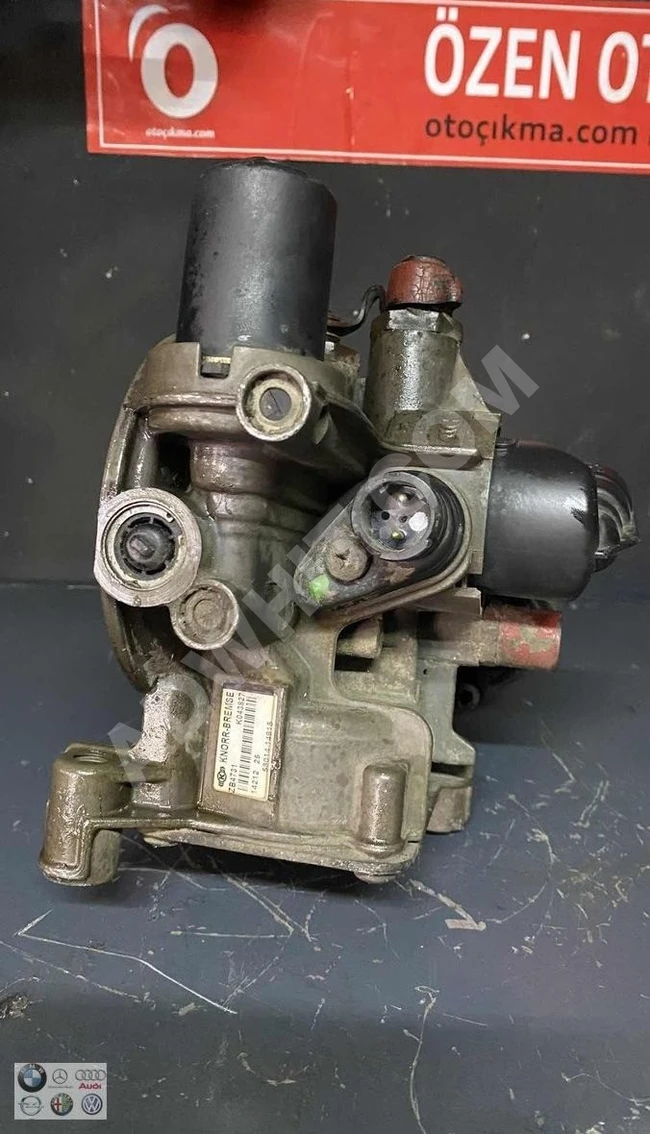 IVECO air dryer and KNORR distributor valve (Original) K043827