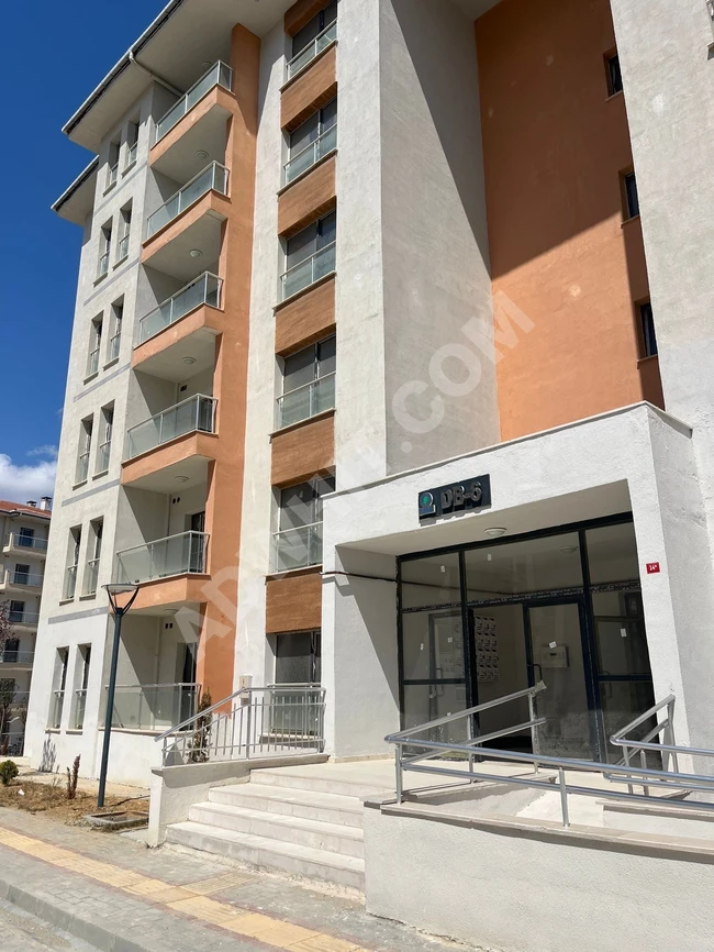 Kiralık 3+1 daire Kayaşehir'de, Türk sitelerinde, yeni daire.