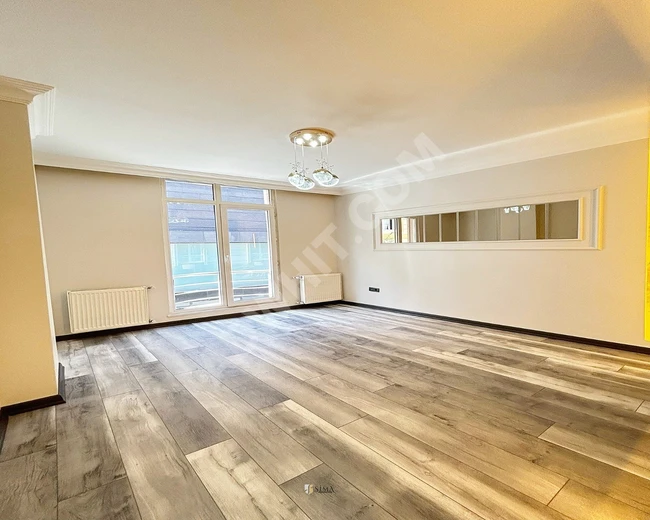 İstanbul'da metrobüse yakın, acil satılık 2+1 daire. Fiyatı çok cazip.