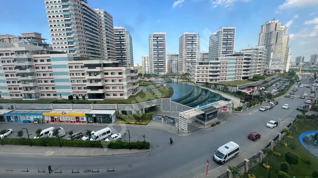 İstanbul Başakşehir'de, Bulvar İstanbul sitesinde satılık daire.
