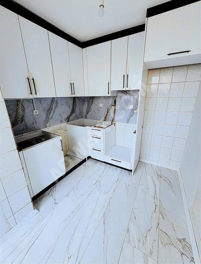 YEŞİLOVA'DA KİRALIK 2+1 90m2 2.KAT İÇİ SIFIRLANDI CADDE ÜSTÜ