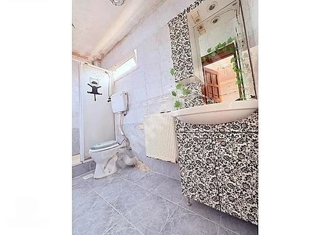 YEŞİLOVA'DA SATILIK 2+1 150m2 KÖŞE CEPHE METROBÜS FIRSAT DAİRE