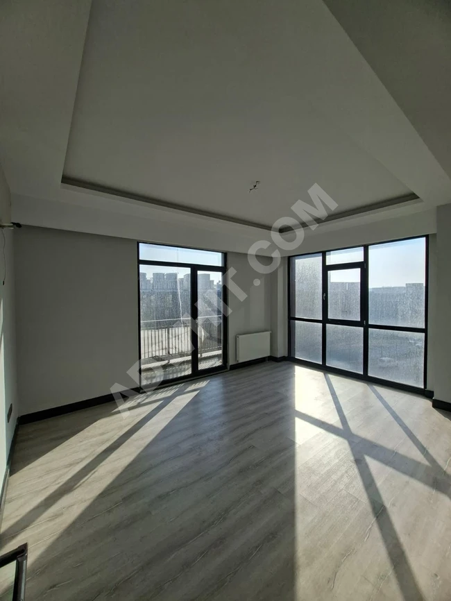 Bahçeşehir'de satılık daire