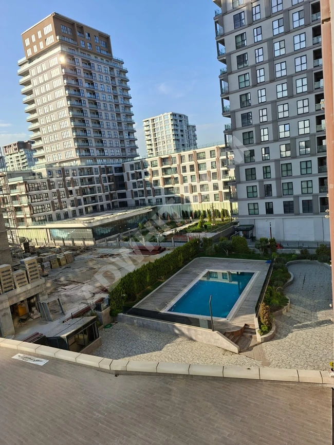 Bahçeşehir'de satılık daire