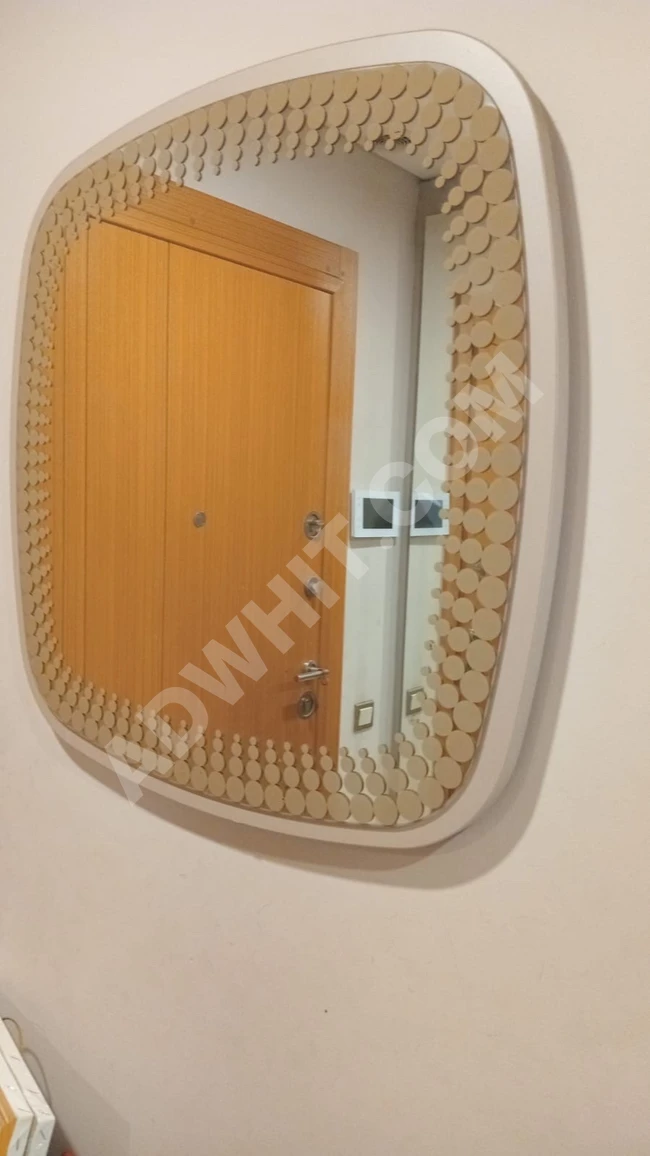 Dekoratif Duvar Aynasi