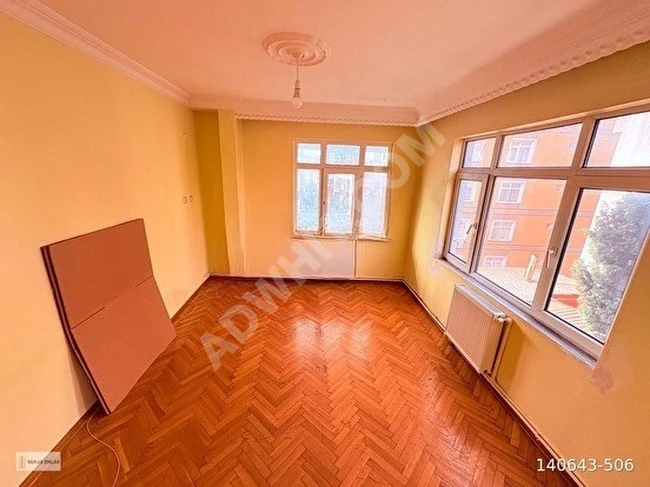 YEŞİLOVA’DA SATILIK 2+1 150m2 KÖŞE CEPHE METROBÜS DİBİ ÇİFT BALKONLU FIRSAT DAİRE