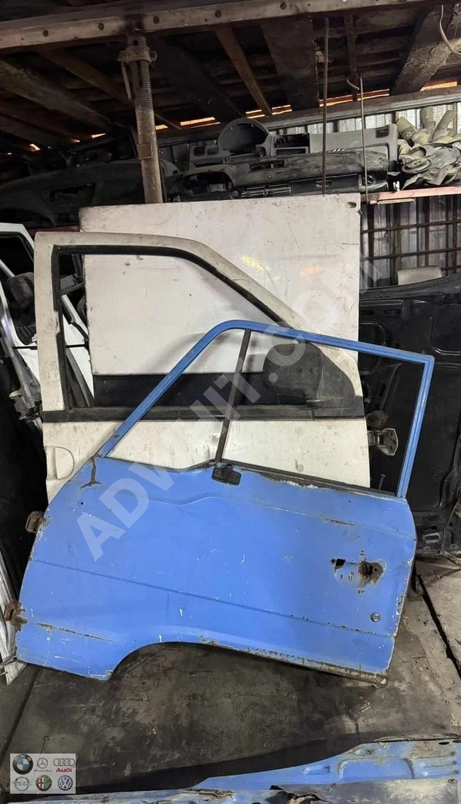 Used left front door of KIA CERES