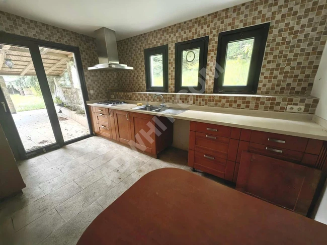 ÖĞÜMCEDE 5000 m2 ARSA İÇİNDE İSKANLI KREDİYE UYGUN VİLLA