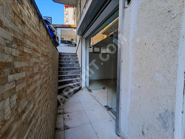 KAVACIKTA MERKEZİ KONUMDA 180 m2 KİRALIK DEPO