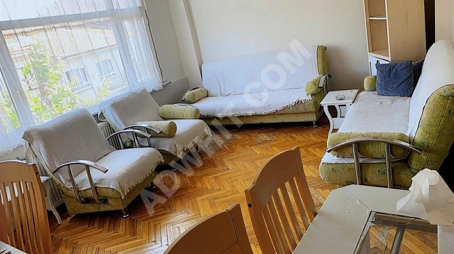 HAKAN EMLAKTAN EŞYALI ÇİFT CEPHELİ BALKONLU MERKEZİ KONUMDA 2+1