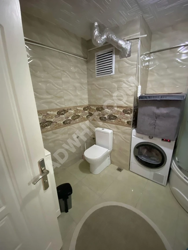 HAKAN EMLAKTAN ANA CADDE ÜZERİ ÇİFT CEPHELİ BALKONLU TEMİZ 3+1