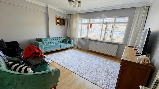 HAKAN EMLAKTAN ANA CADDE ÜZERİ ÇİFT CEPHELİ BALKONLU TEMİZ 3+1