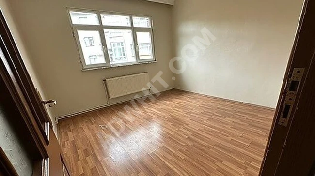 HAKAN EMLAKTAN MERKEZDE ARA KAT BÜYÜK MUTFAKLI ÇİFT CEPHELİ 2+1