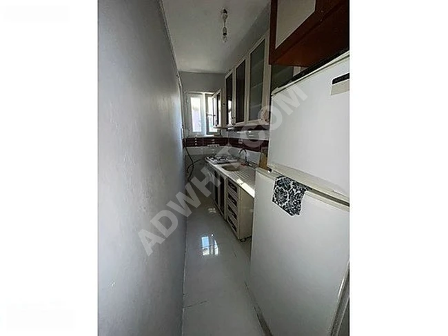 HAKAN EMLAKTAN EŞYALI ÇİFT CEPHELİ BALKONLU MERKEZİ KONUMDA 1+1