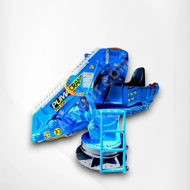 Fully foldable marine hydraulic owl crane