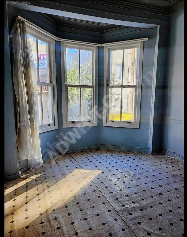 Emlak center'dan Yedikule cadde üstünden müstakil kiralık işri