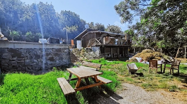 ALİBAHADIRDA 4.000 m2 ARSA İÇERİSİNDE ÇİFTLİK