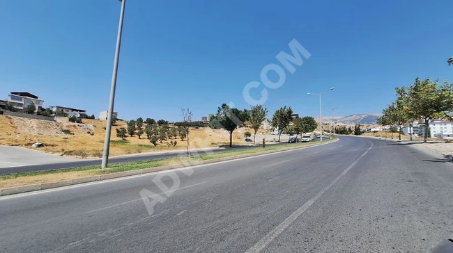 MARAŞ EMLAKTAN AĞCALI YOLU KENARI SATILIK 19 M2 HİSSE ARSA