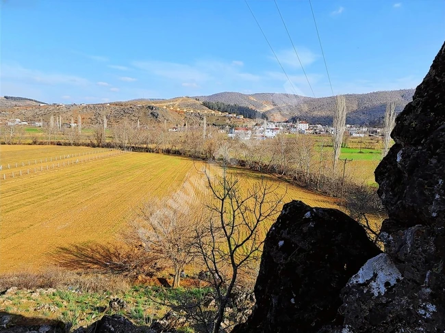 MARAŞ EMLAKTAN SATILIK 3711 METRE KARE TEK TAPU TARLA