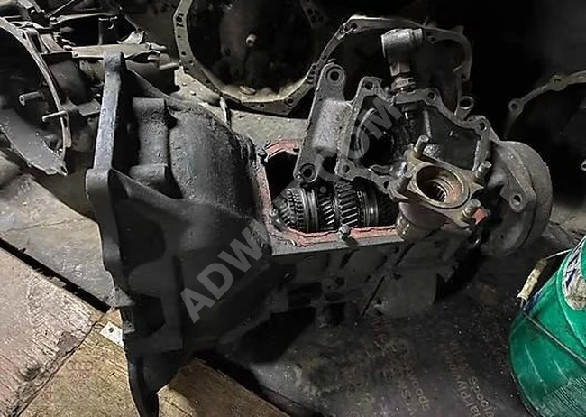 MİTSUBİSHİ FE449 ناقل حركة كامل/قطع غيار مفككة