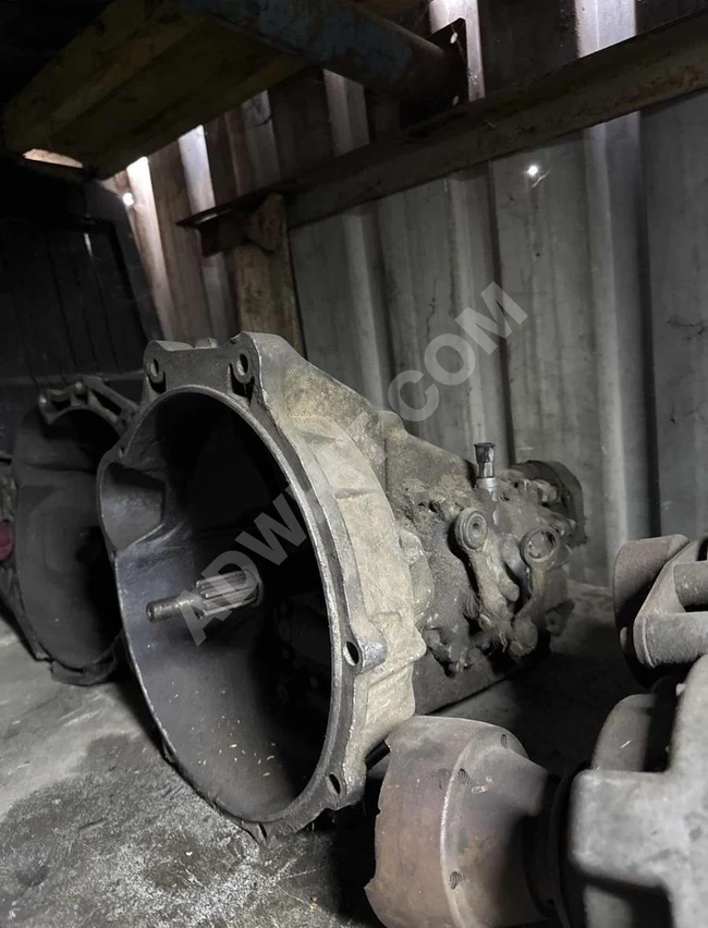 MERCEDES W115 ناقل حركة كامل (أصلي) مستعمل