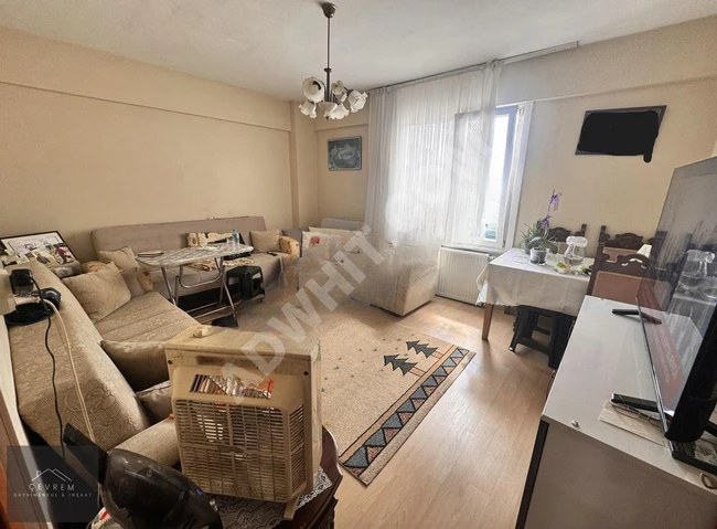 *ÇEVREM* YEŞİLOVA'DA METROBÜSE ÇOK YAKIN GENİŞ TERASLI 2+1 90m²