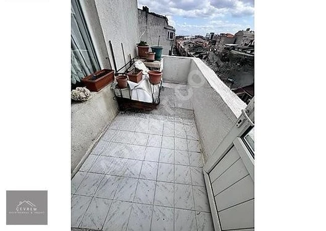 *ÇEVREM* YEŞİLOVA'DA METROBÜSE ÇOK YAKIN GENİŞ TERASLI 2+1 90m²