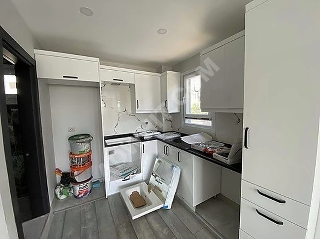 GENİŞ BAHÇE KULLANIMI VE İMAR YOLA CEPHE ŞIK TASARIM VİLLA