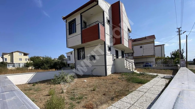 YENİÇİFTLİKTE BÜYÜK BAHÇELİ 3+1 KÖŞEBAŞI VİLLA