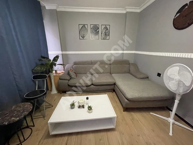 Kurtulus Ana caddede metroya 10 dk. 2+1 Full esyali daire