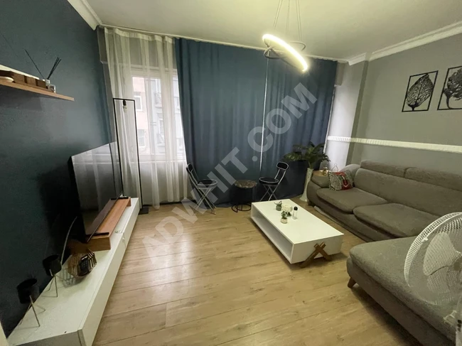 Kurtulus Ana caddede metroya 10 dk. 2+1 Full esyali daire