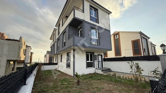 YENİÇİFTLİKTE A KALİTE İŞÇİLİK GENİŞ BAHÇELİ MÜSTAKİL VİLLA