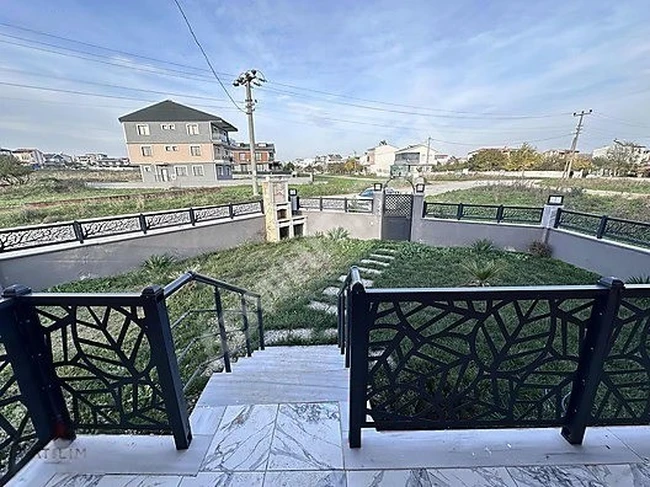 ATILIM GYRDEN GÜZEL KONUMDA OTURUMA HAZIR ÇOK ŞIK KÖŞEBAŞI VİLLA