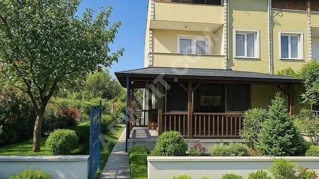 UYGUN FIRSAT YENİÇİFTLİKTE DENİZE YÜRÜME MESAFESİ 5+1 VİLLA