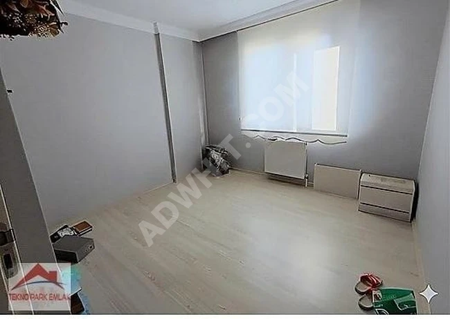 TUZLA AYDINLI GÜRPINAR CADDESİNE PARELEL 3+1 KİRALIK AZ KATLI
