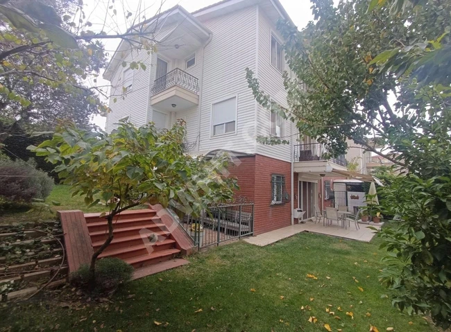 PENDİK YENİŞEHİR TANAY KONAKLARINDA MÜSTAKİL LÜKS TRİPLEKS VİLLA