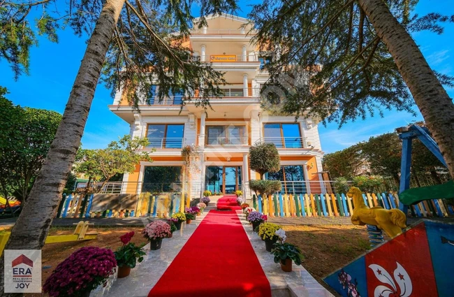 TUZLA ORHANLI 'DA BAHÇELİ SATILIK BİNA