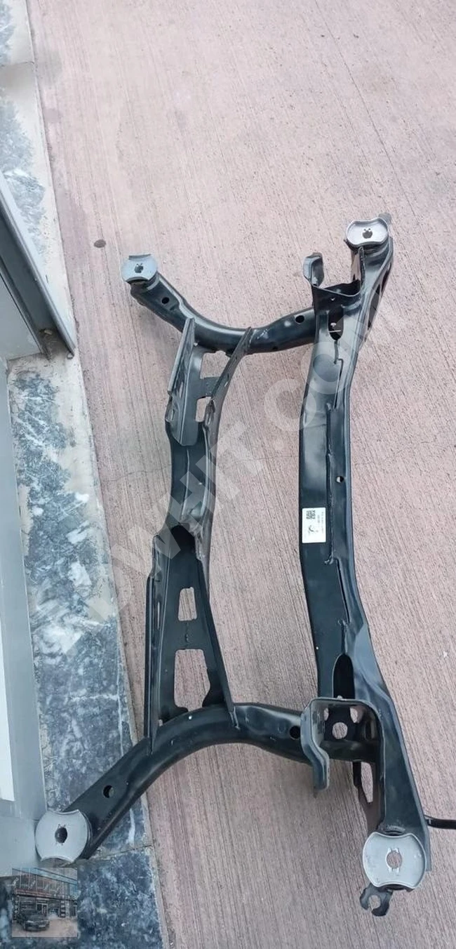 Radiator grille arm GOLF 8