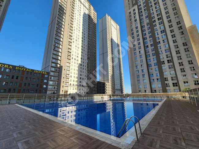 An Logo sitesinde satılık boş 1+1 daire, 16. katta, 60 metrekare.