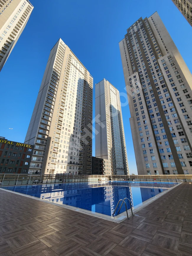 An Logo sitesinde satılık boş 1+1 daire, 16. katta, 60 metrekare.