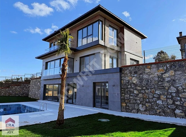 فيلا 6+2 تريبلكس مع مسبح في TEPEÖREN DORUKPARK VİLLALARI