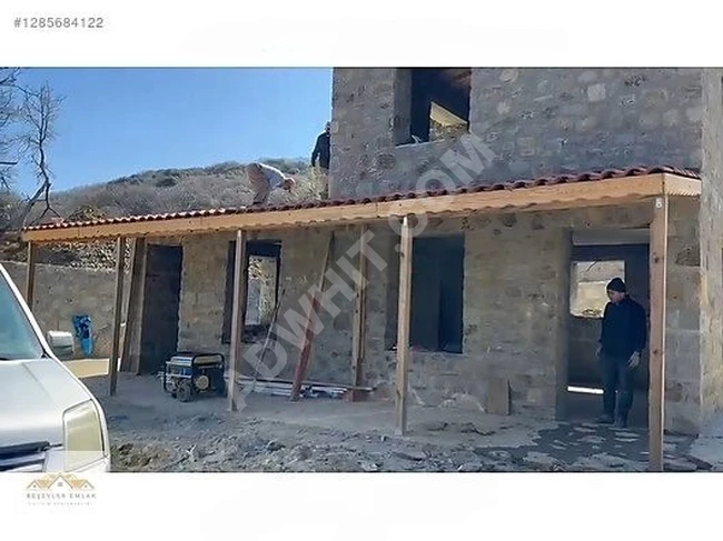 YEŞİLLİKLER İÇİNDE 800 MT2 ARSASI BULUNAN SATILIK TAŞ EV ACİL!