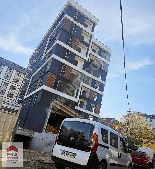 SULTANBEYLİ MERKEZ METRO KARŞISINDA SATILIK SIFIR DAİRE