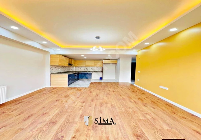 Metrobüs'e yakın bir sitede bahçe manzaralı satılık daire