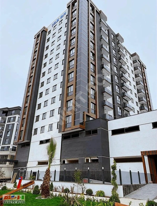 ACİL AYDINLI'da SATILIK LÜKS 3+1 HAVUZLU DAİRE