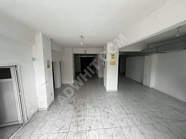 محل فارغ بمساحة 280 متر مربع في İNÖNÜ