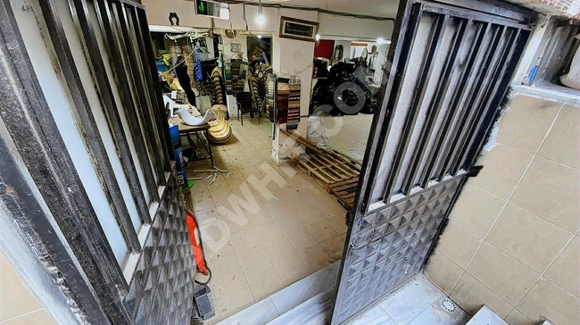 محل تجاري بمساحة 150 متر مربع مع ملكية طابقية!!