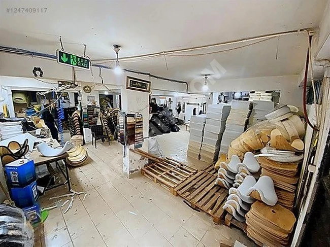 محل تجاري بمساحة 150 متر مربع مع ملكية طابقية!!